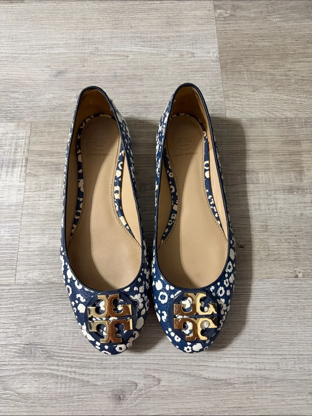Women’s Tory Burch flats 💙